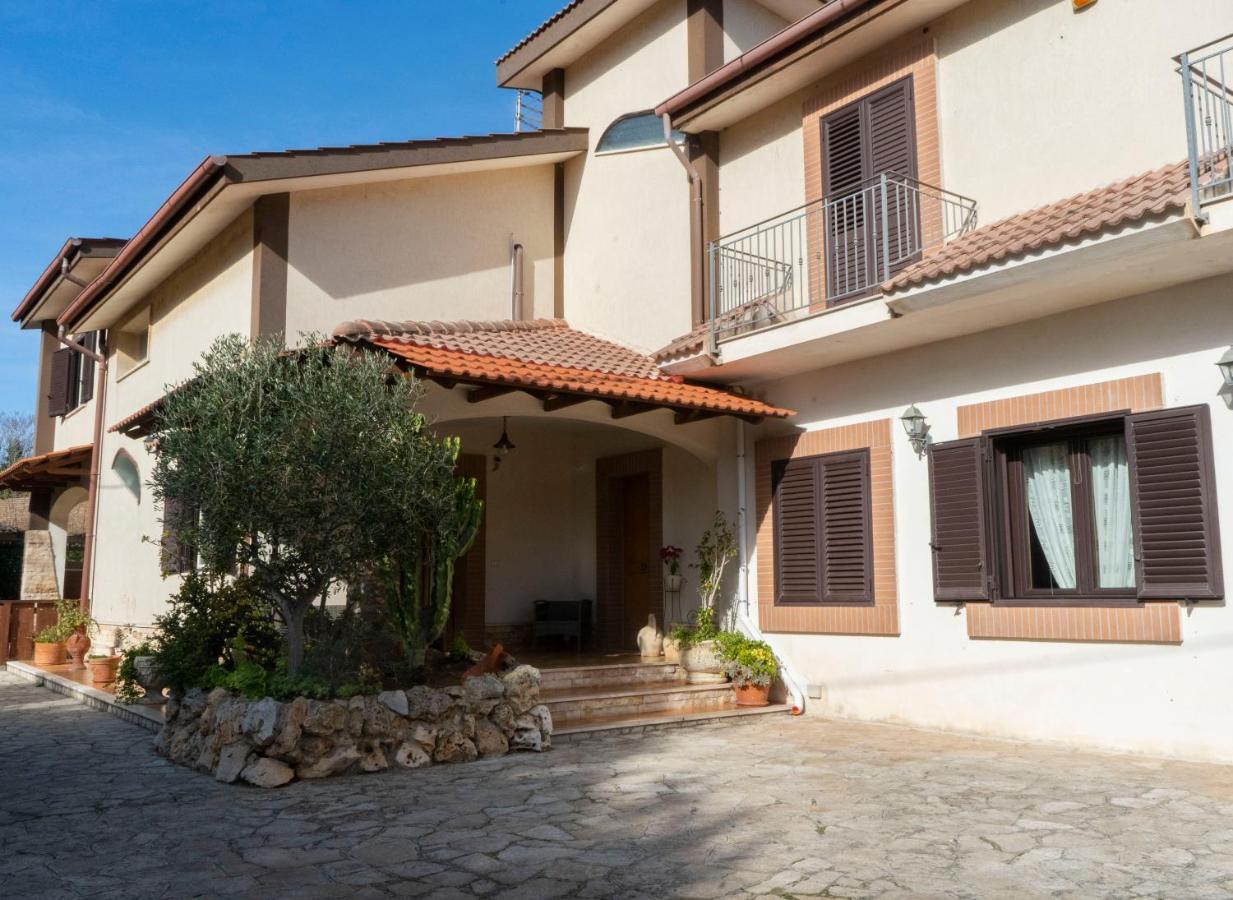 Villa Lina Bed&Breakfast Таранто Екстериор снимка