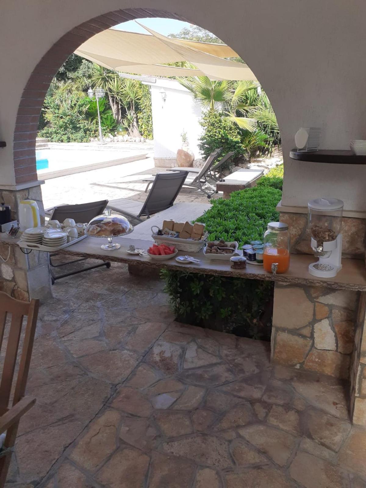 Villa Lina Bed&Breakfast Таранто Екстериор снимка