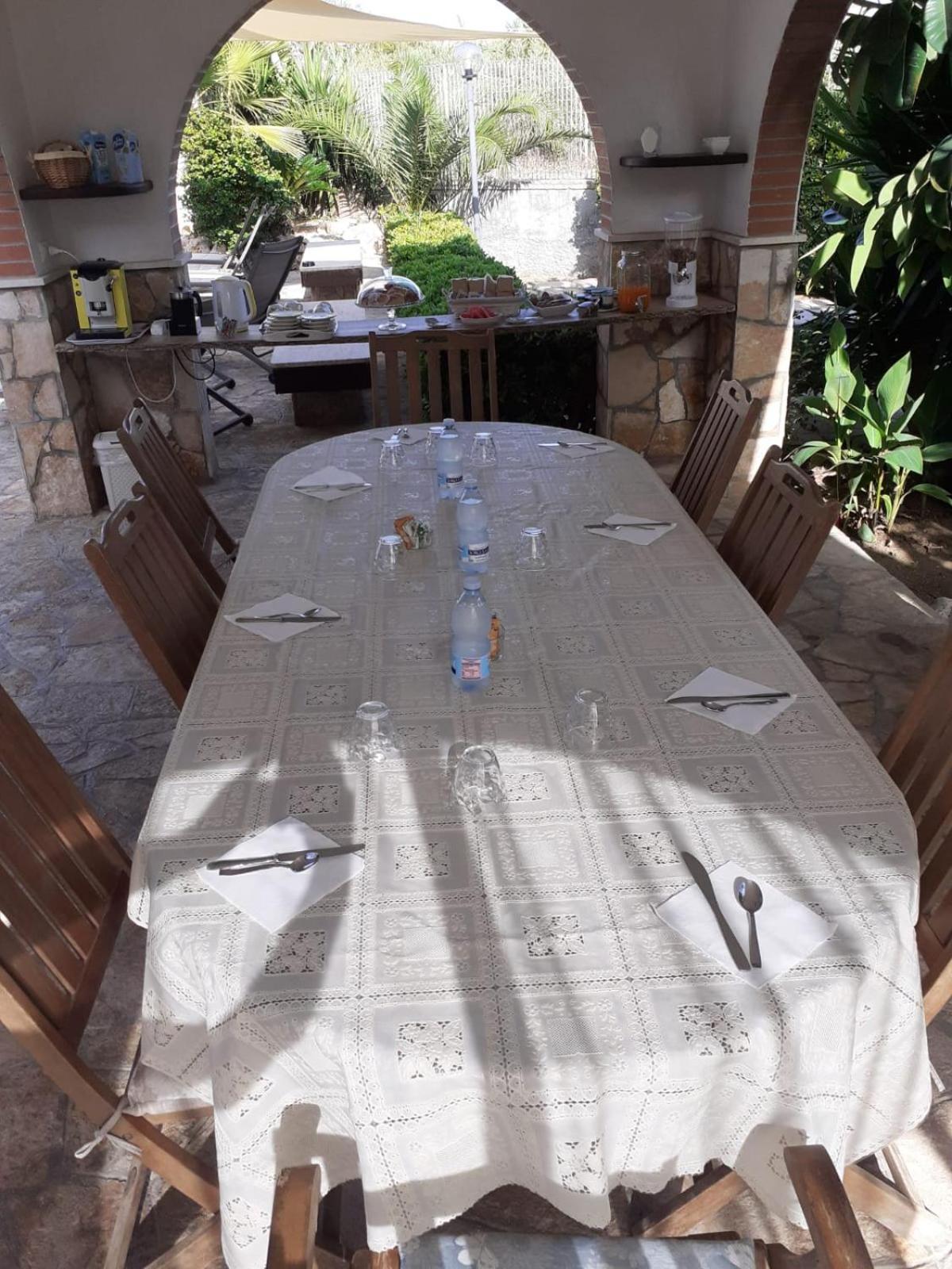Villa Lina Bed&Breakfast Таранто Екстериор снимка