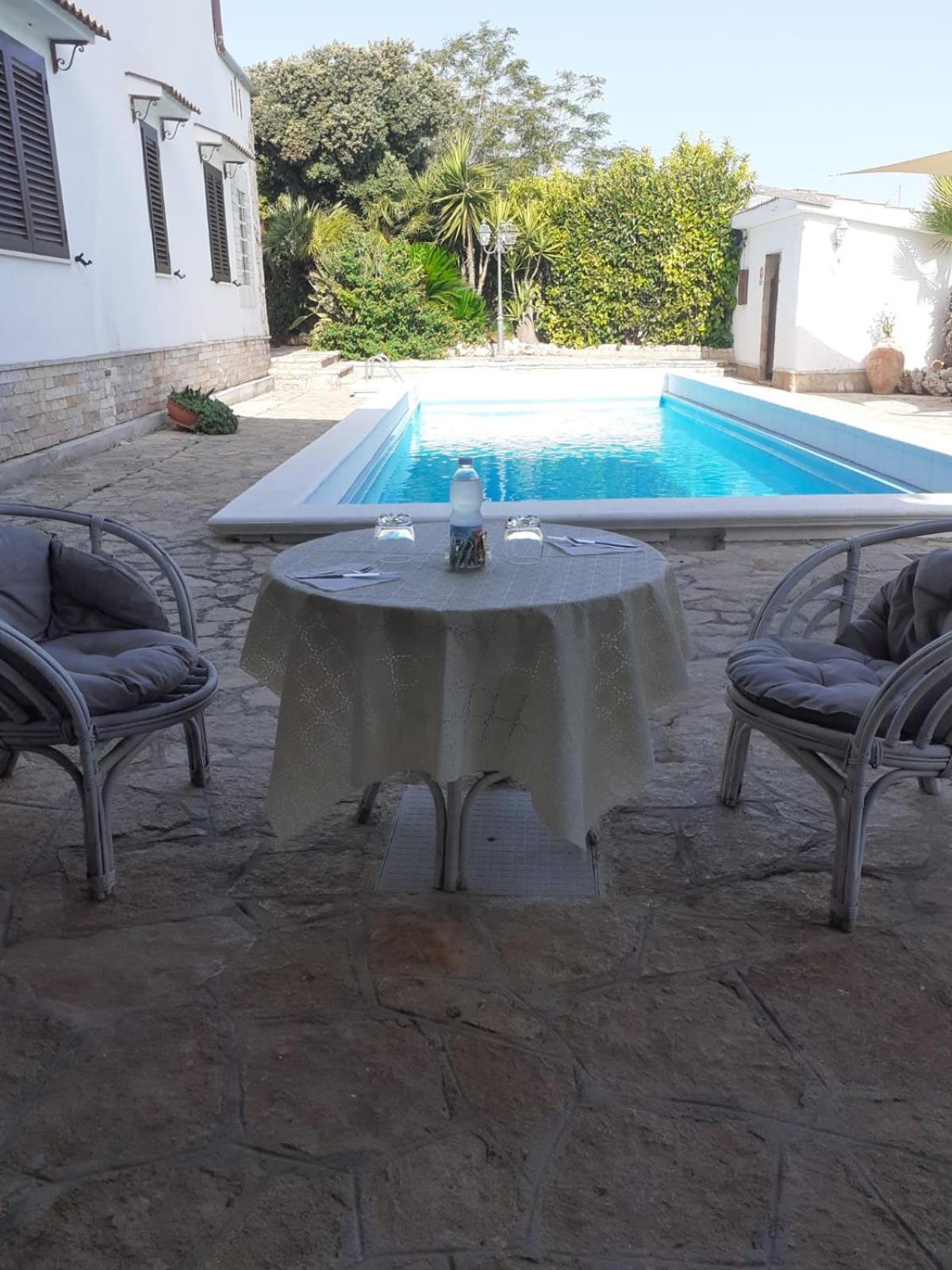 Villa Lina Bed&Breakfast Таранто Екстериор снимка