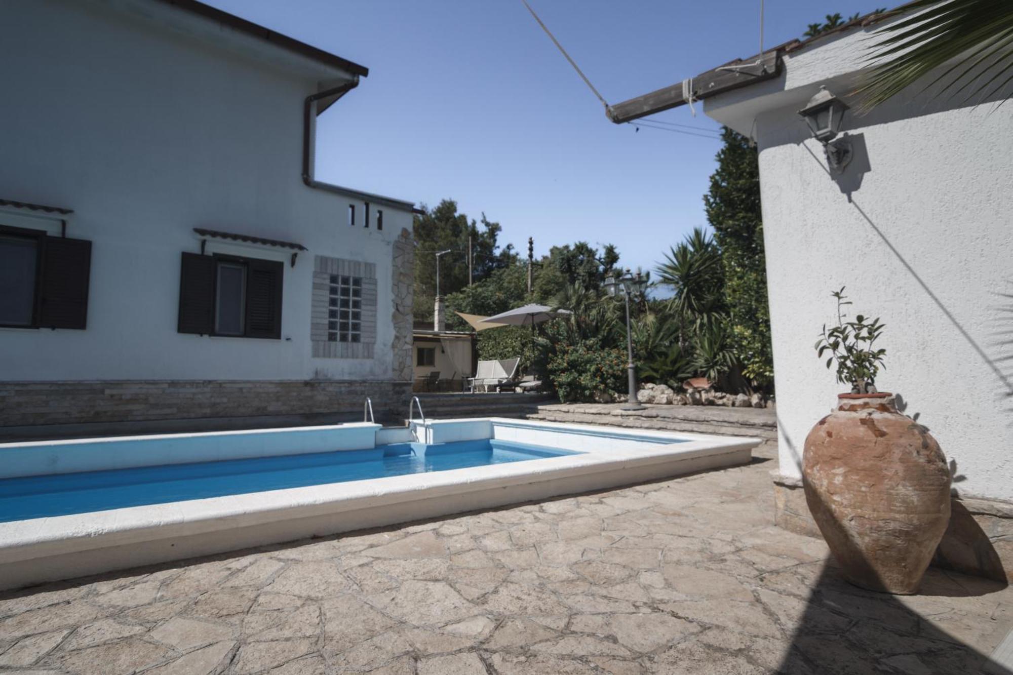 Villa Lina Bed&Breakfast Таранто Екстериор снимка