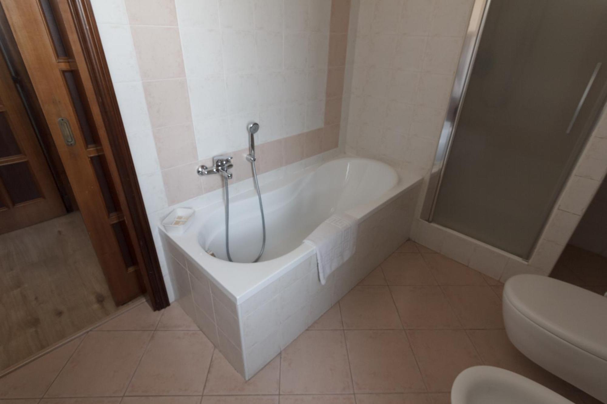 Villa Lina Bed&Breakfast Таранто Екстериор снимка